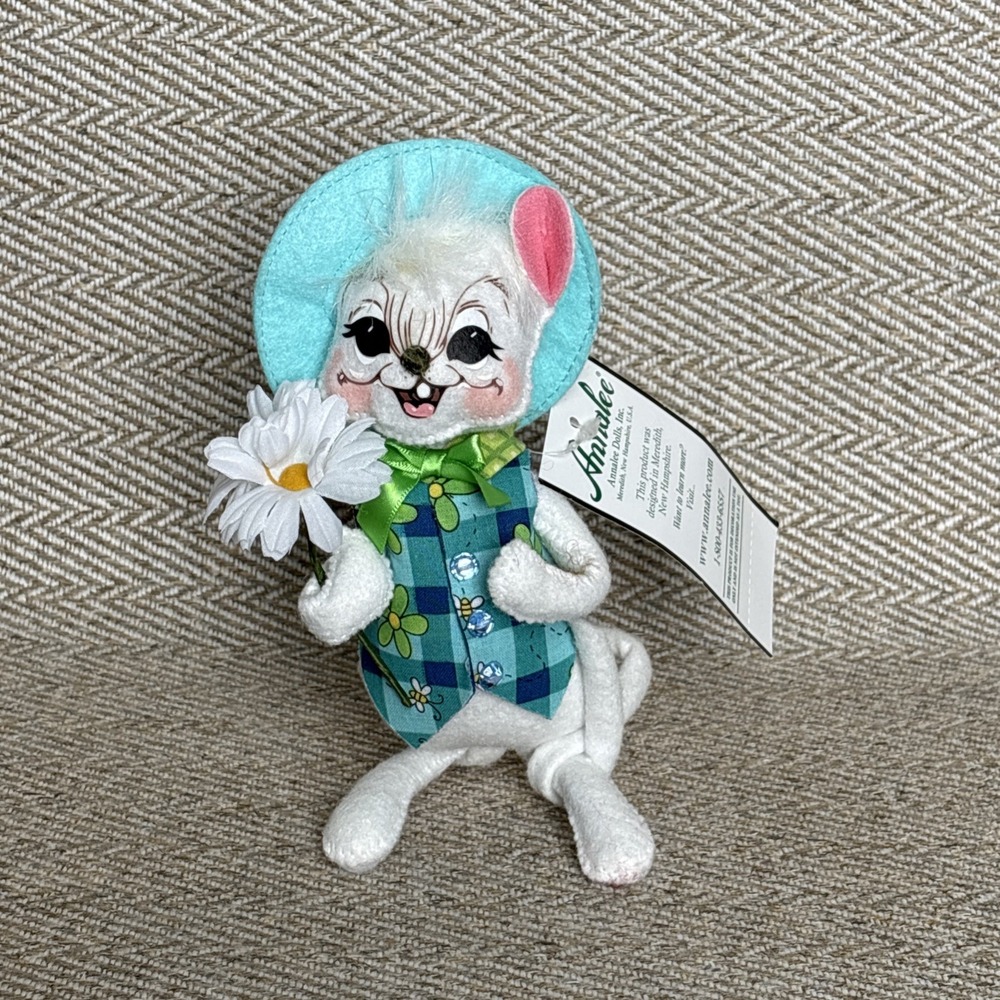 Annalee 2008 10" Spring Boy Mouse in Blue Plaid Vest Hat w/Daisy Easter Doll